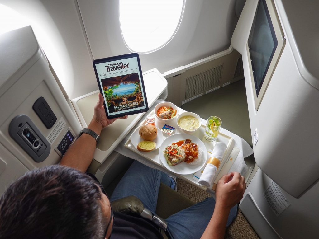 Experience the exceptional in-flight service of Vietnam Airlines 